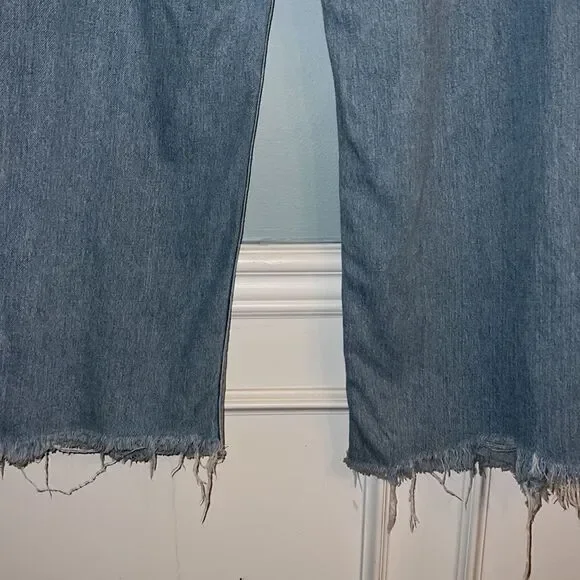 Levi’s premium High Loose Women’s 28 frayed hem jeans - Picture 6 of 14